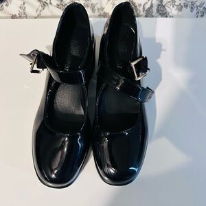 Women’s black plataforma shoes